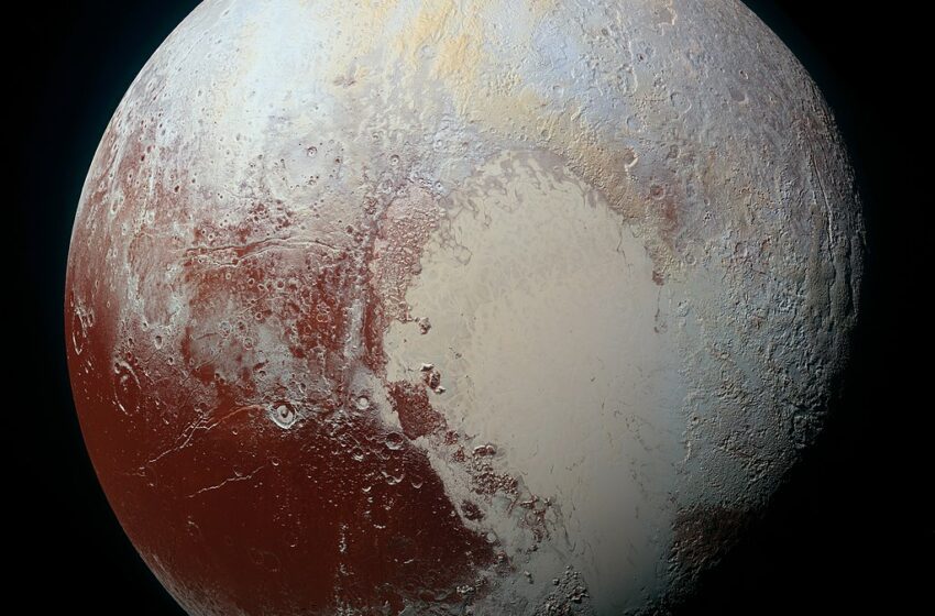  Pluton, dernières neiges avant l’espace interstellaire